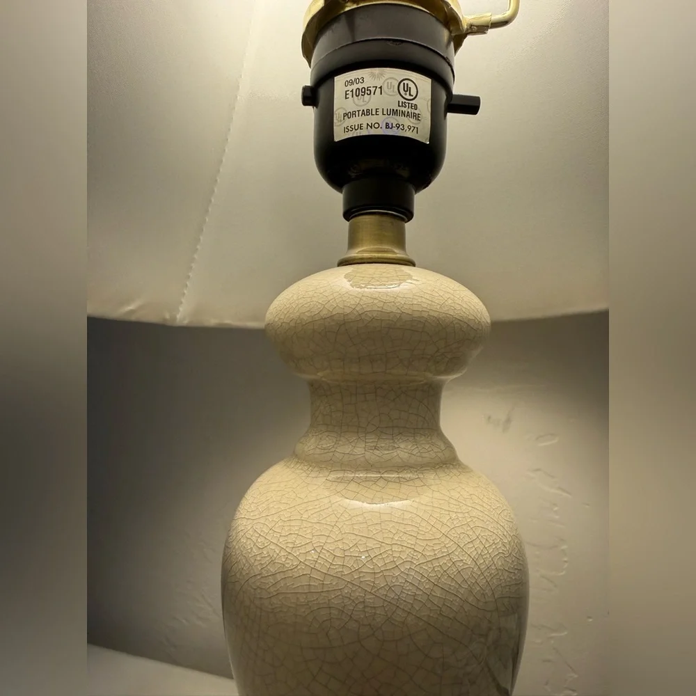 Vintage Cream Beige Table Lamp Accent Ceramic ~15”‎ Tall Decor
